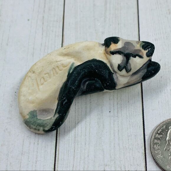 Porcelain Cat Brooch Signed - Picture 2 of 3